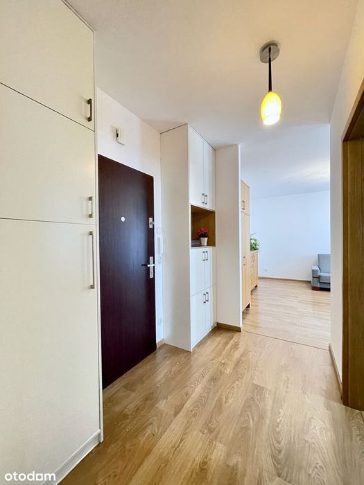Przestronne 2 lub 3 pokoje z osobną kuchnią, komórka lokatorska, garaż