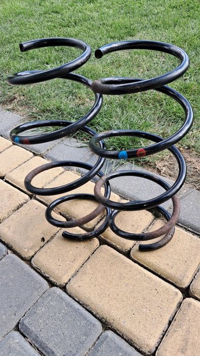 Sprężyny przednie Toyota Auris