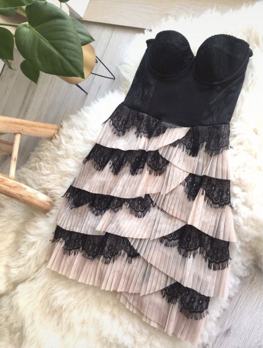Sukienka elegancka koronkowa H&M