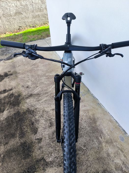 Bicicleta Cube Reaction Pro