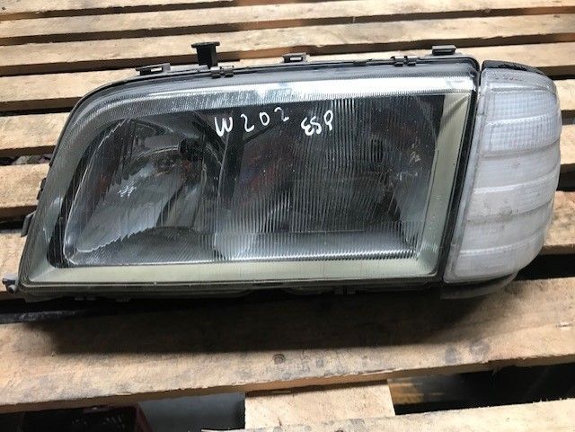 Otica esquerda mercedes w202