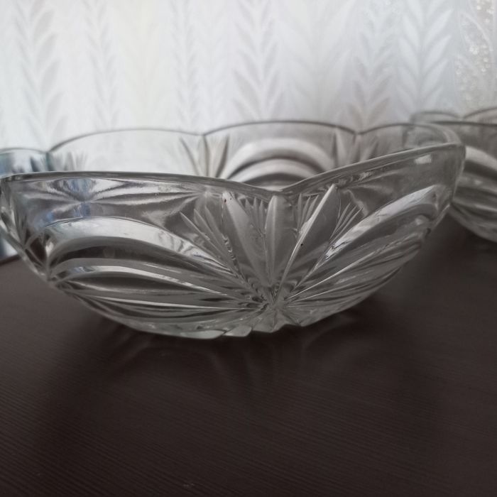 Продам хрустальні салатниці