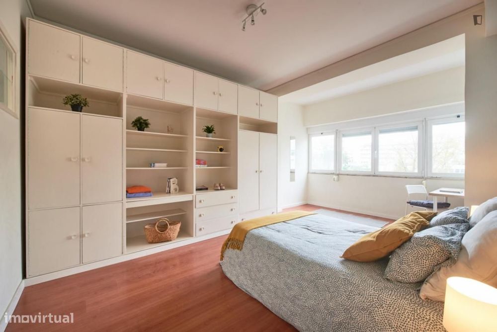 Quarto - localizado em Lumiar Lisbon