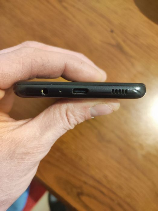 Продам телефон samsung a12 4/64