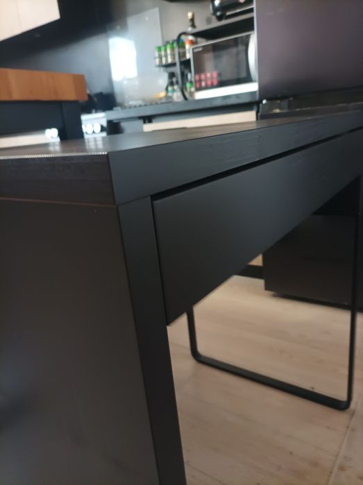 Małe biurko IKEA