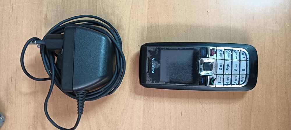 Telemóvel Nokia 2610.