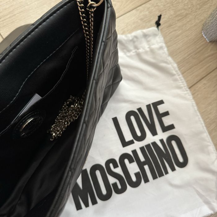 Клатч черный MOSCHINO