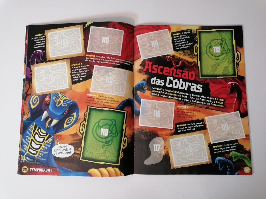 Caderneta de cromos Lego Ninjago.