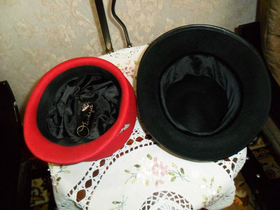 Продам две женские шляпки, Фабричные.
