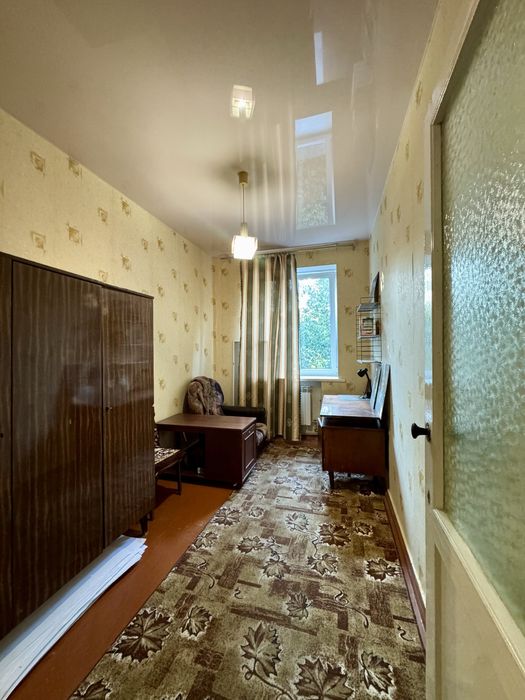 Трикімнатна квартира крупногабаритна ,автономне опалення Новомиколаївк