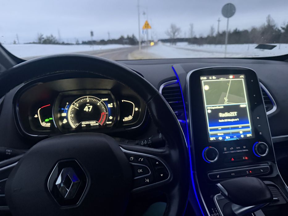 Renault Espace V 1.6 160 km 2018 rok 7 osob