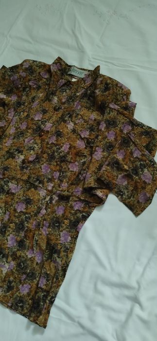 Blusa viscose manga comprida.