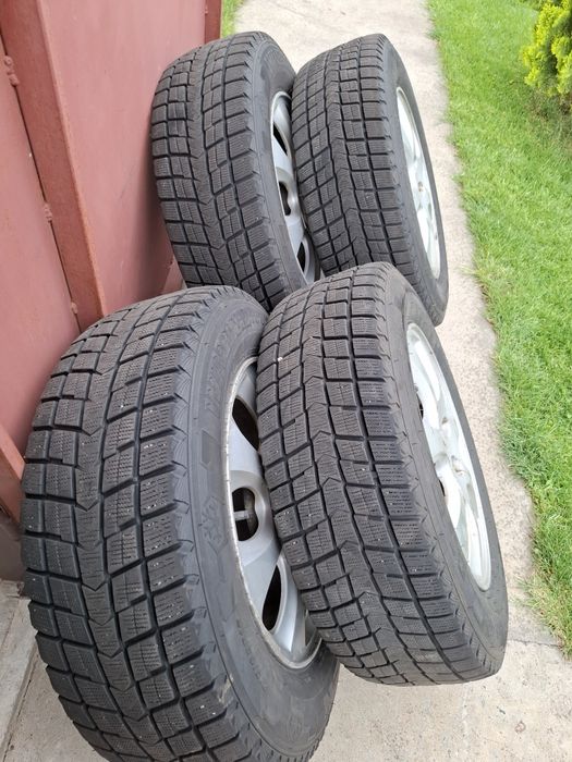 Шини з дисками 215/65/16