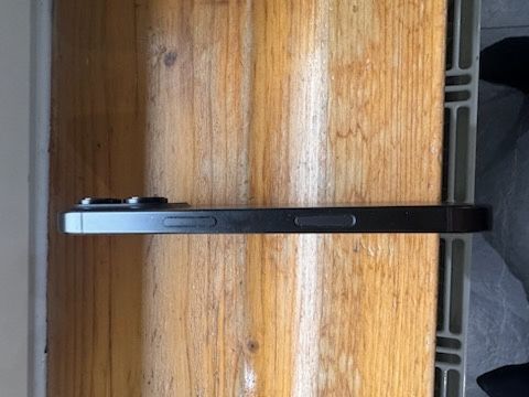 Iphone 16 pro 128 gb Black Tytanium Dual sim.