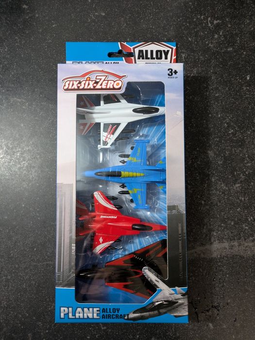 Набір літаків-винищувачів. Новий