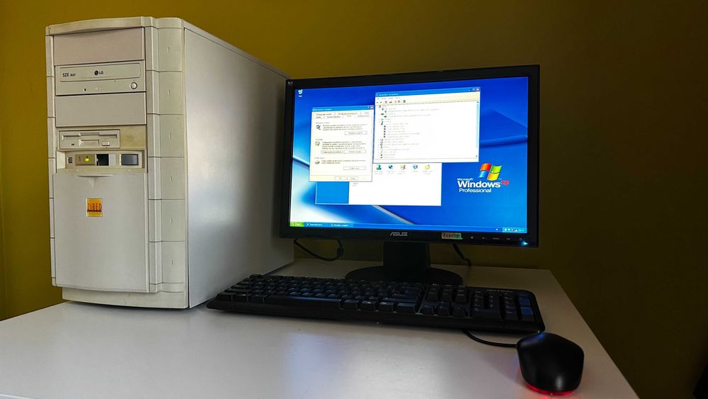 Komputer Retro - Celeron 600 MHz
