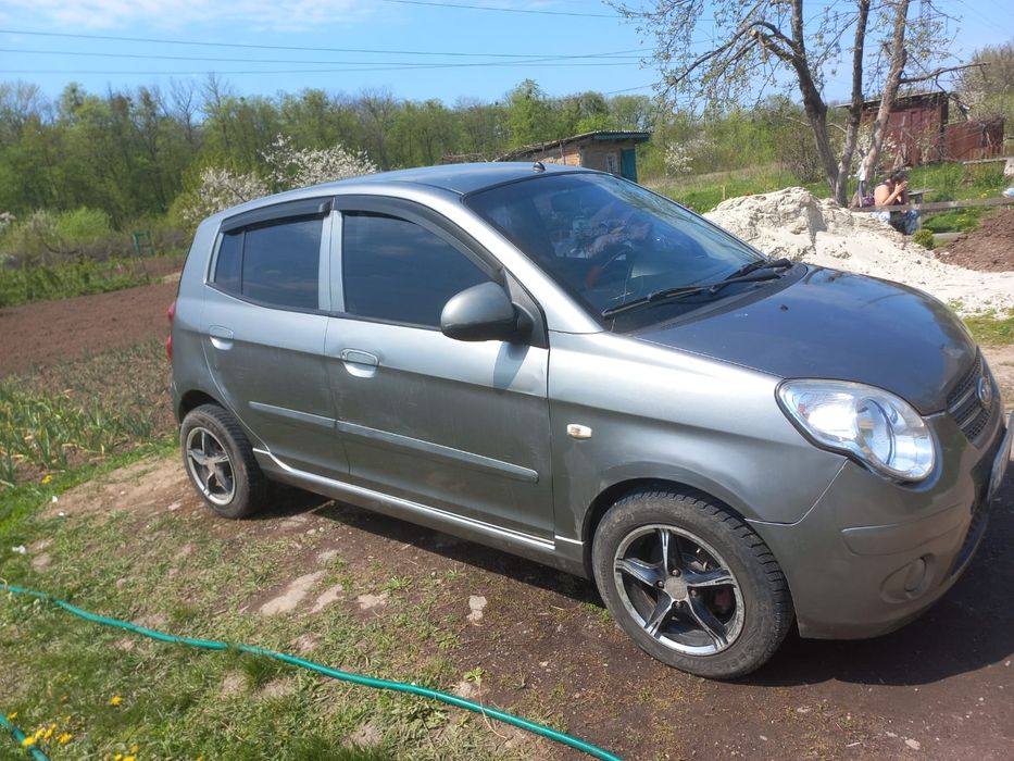 Автомобиль киа пиканта