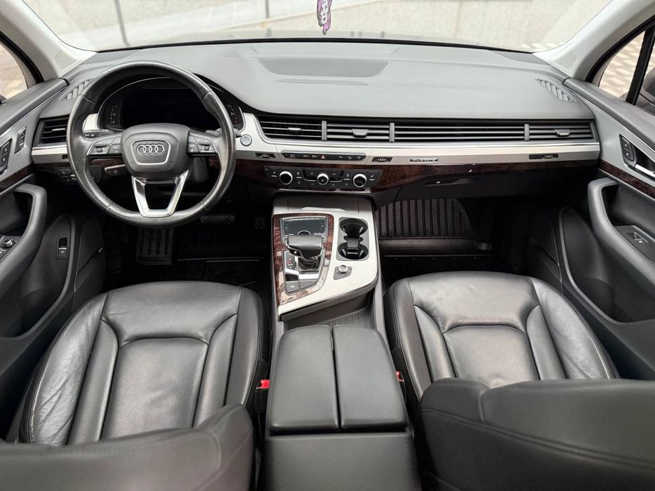 Ауді Q7 2019 рік