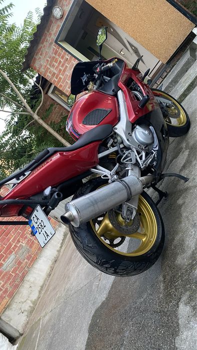 Продам Honda F4i 600