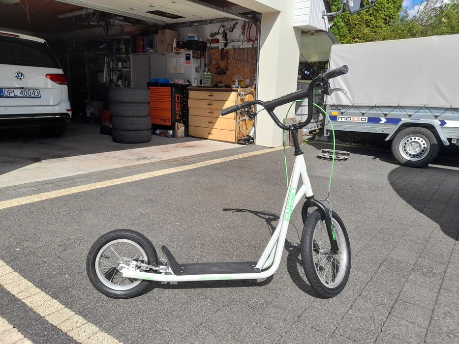 Hulajnoga ENERO Ghost Raider Biało-Zielona