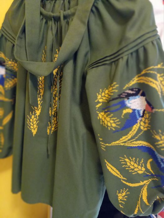 Вишиванка на дівчинку ручна робота до 152 см