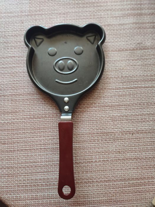 Скородка маленькая с тефлоновым покрытием