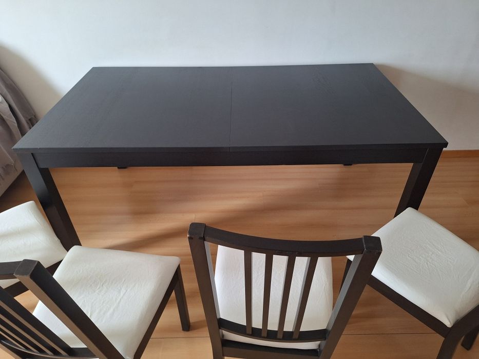 Mesa extensível preto/castanho IKEA + 4 cadeiras 175/95