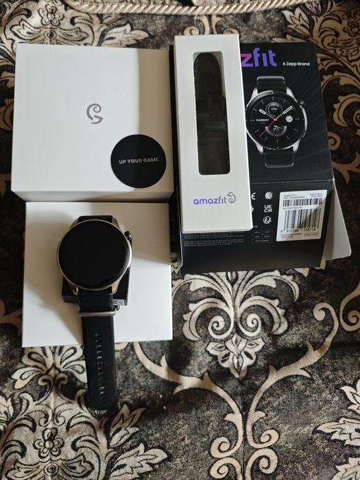 Smartwatch Amazfit GTR4 z oryginalnym dodatkowym paskiem skórzanym