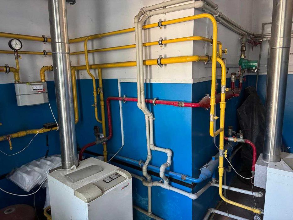 Нежитлова будівля 1100м2 метро хостел офіс магазин склад бомбосховище