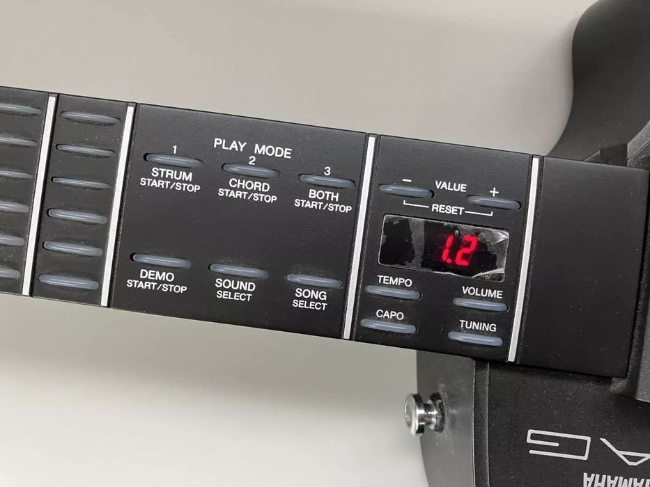 Guitarra Yamaha EZ-AG