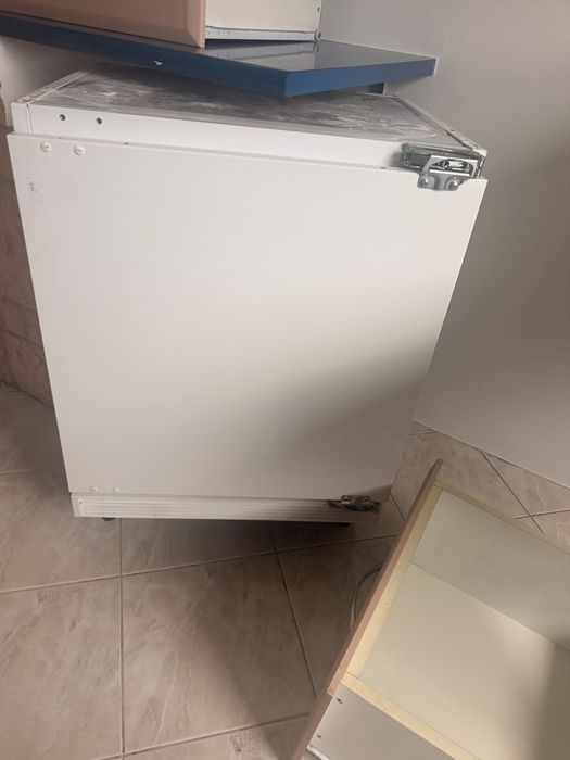 Lodówka podblatowa  do zabudowy Electrolux LFB3AF82R