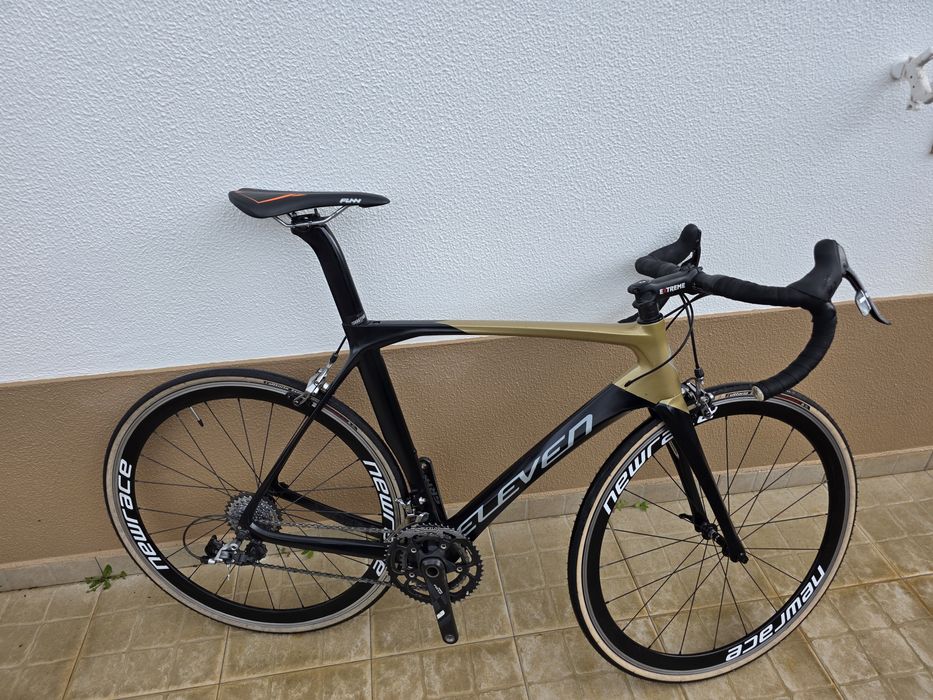 Vendo Bicicleta de Estrada Carbono 11v