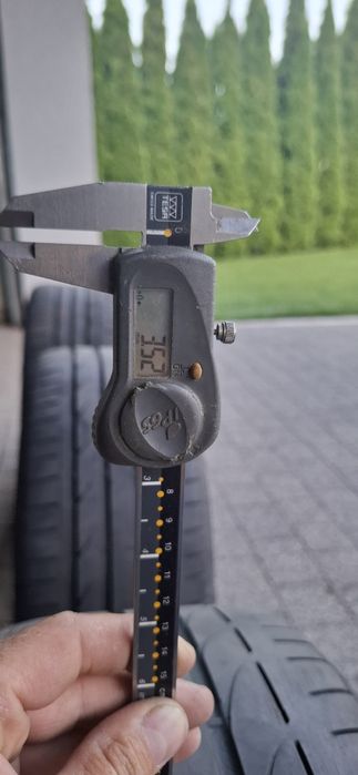 Sprzedam opony 225x40x18