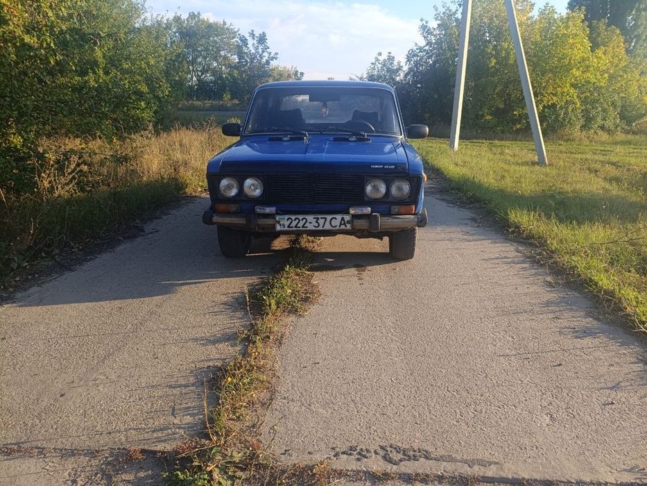 Автомобіль ваз 2106