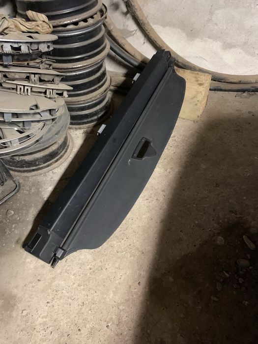 Полка ролет у багажник мерс 212 унірерсал