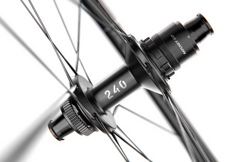 Komplet kół DT Swiss GRC 1400 Carbon 700C CL 50mm 12x100/142mm