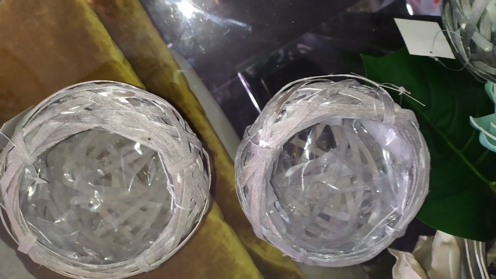 Vasos novos tipo verga cinzentos 10€ pelos 4