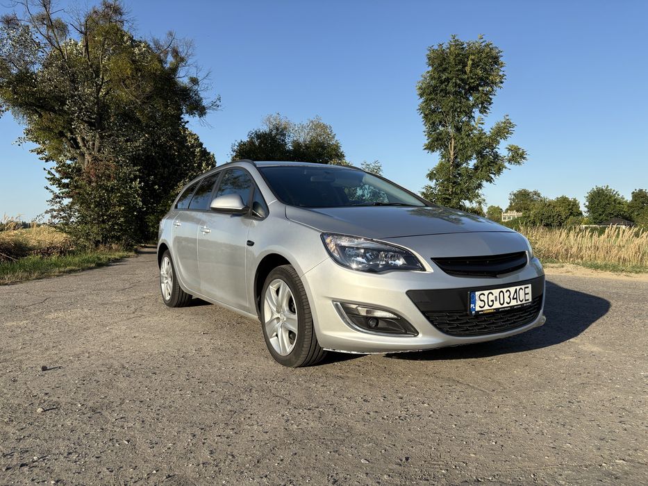 Opel Astra J lift Kombi 2013r