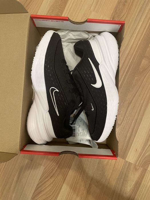 NIKE кросівки жіночі нові