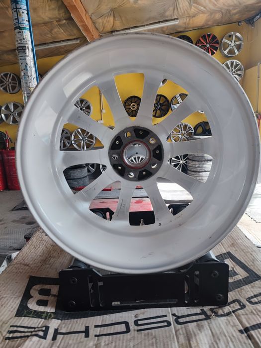 Felgi Alufelgi 5x114,3 8J 18 Cali ET 50 | Brock Białe Renault Toyota
