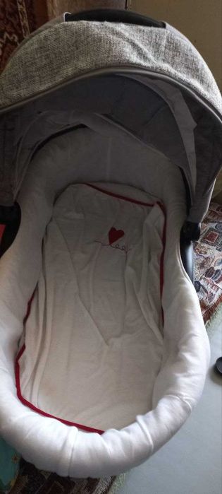 Дитяча коляска б/у. Продам.