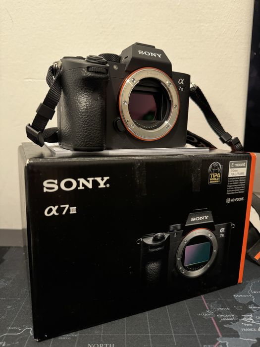Máquina Fotográfica SONY A7 Mark III (Full-Frame)