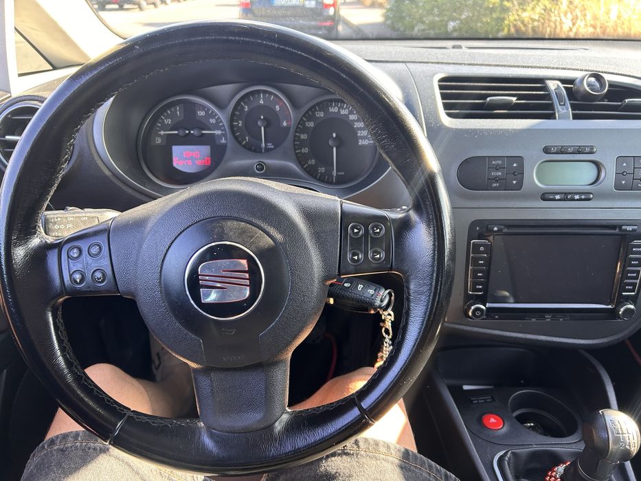 SEAT LEON 2.0 TDI Sport up ( aceito trocas por algo do meu agrado )