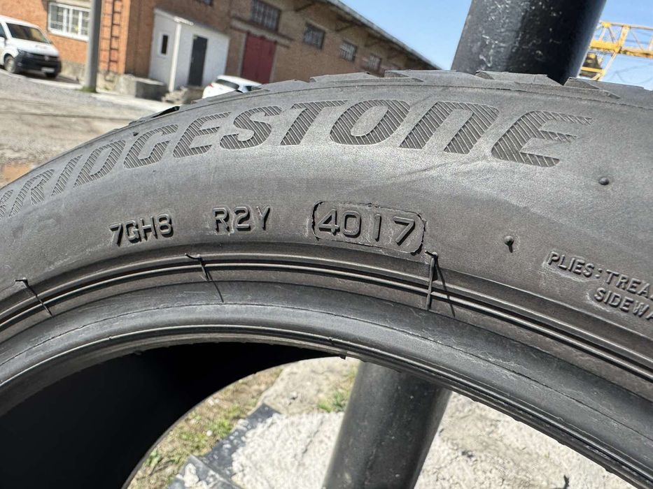 Літні шини Bridgestone 225/45 R17