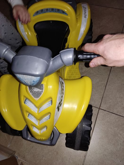 Детский электрический електро квадроцикл на аккумуляторе