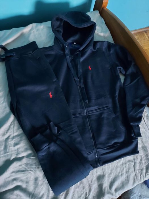 Dresy męskie i damskie z wyszwanym logo. Od S do XXL