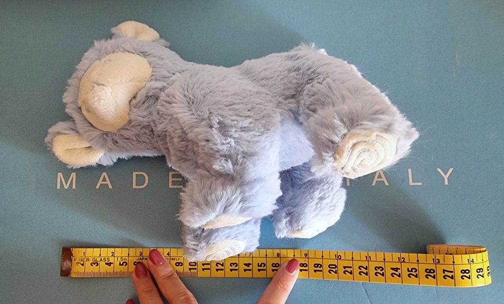 Ovelha azul e branca de peluche