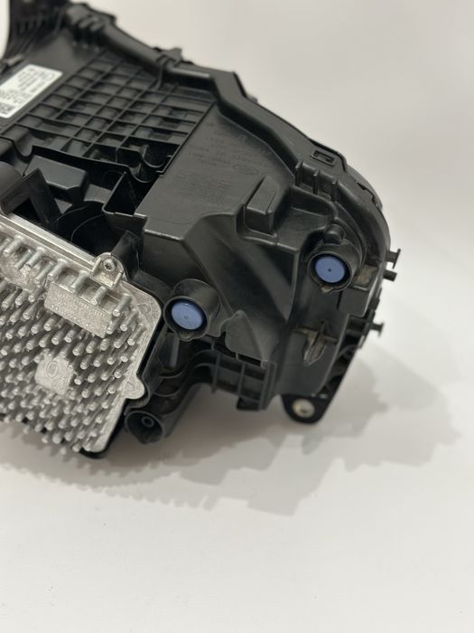 Land Rover Defender фара фонарь передня оптика в наявності