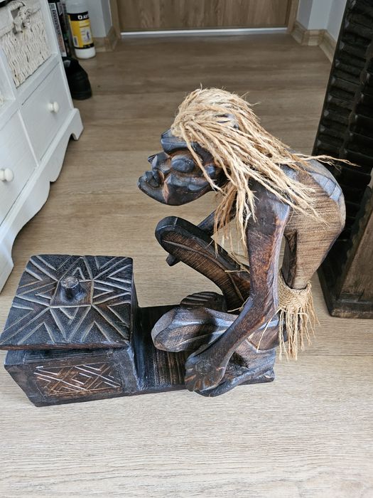 Rzeźba Drzewo Afryka stojak na CD