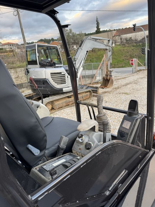 Mini giratoria hitachi